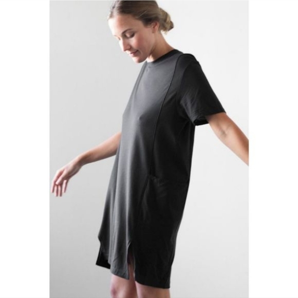 lunya Dresses & Skirts - Lunya Cool Paneled Short Sleeve Dress Size Large